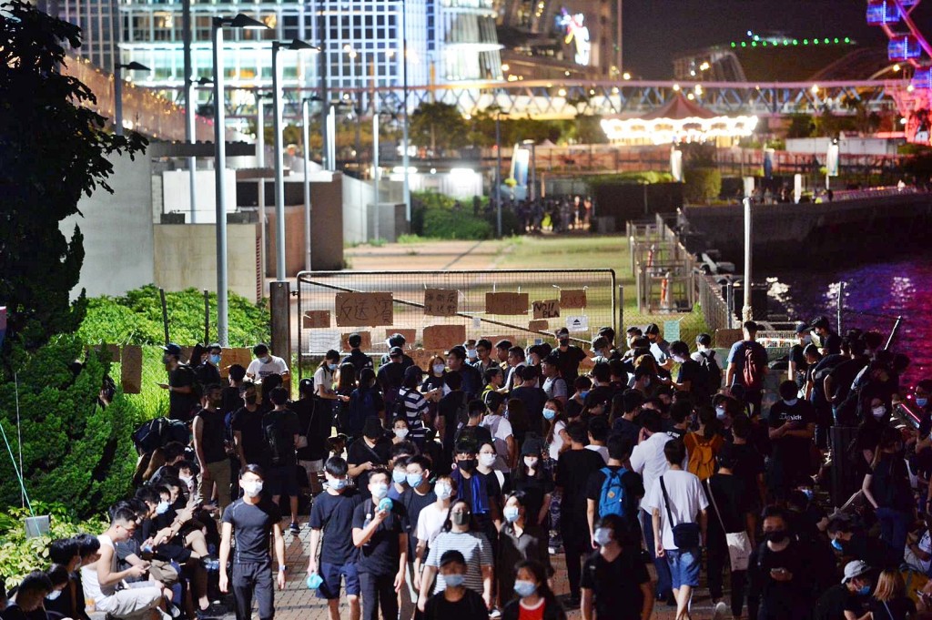 有市民反對將海濱用地撥給解放軍。