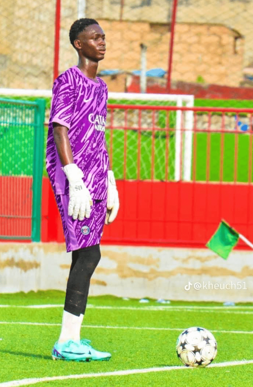 非洲塞內加爾年僅18歲的足球新秀杜雷(Cheikh Toure),因誤信跨國犯罪集團設下的「海外試訓」陷阱,離鄉赴外後慘遭綁架慘死。X@Oseionline 非洲塞內加爾年僅18歲的足球新秀杜雷(Cheikh Toure),因誤信跨國犯罪集團設下的「海外試訓」陷阱,離鄉赴外後慘遭綁架慘死。X@Oseionline