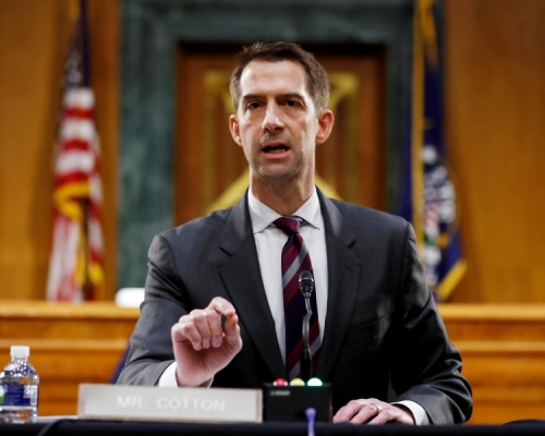 共和黨參議員柯頓Tom Cotton。