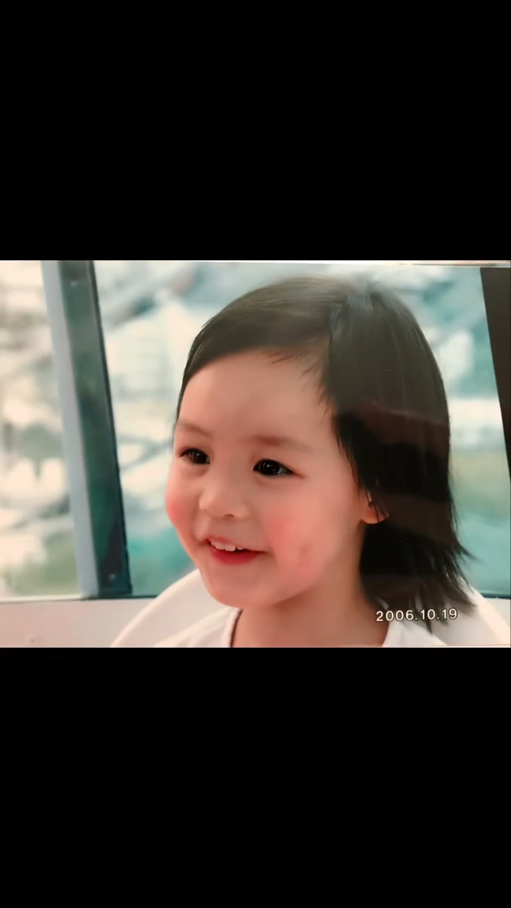 劉秀盈小時候很可愛。