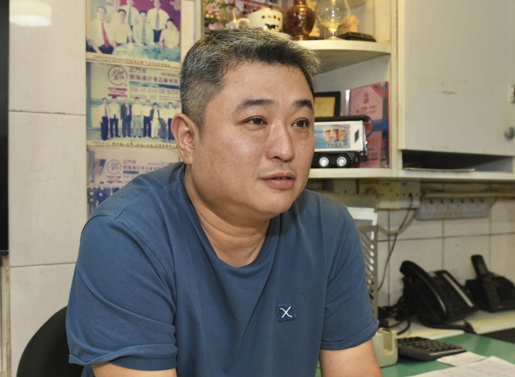 邓海满记第三代传人兼营运总监邓显理接受《星岛头条》专访时直言,产品线「有些赚、有些亏」,但不赚钱的传统产品仍会维持,「希望它继续传承下去」。 邓海满记第三代传人兼营运总监邓显理接受《星岛头条》专访时直言,产品线「有些赚、有些亏」,但不赚钱的传统产品仍会维持,「希望它继续传承下去」。