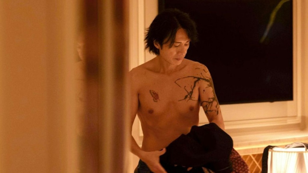 黃子華「丙火」日元生於申月，身弱，用神要木火，今年是丙午年，他屬老鼠犯太歲，卻是一個好太歲。