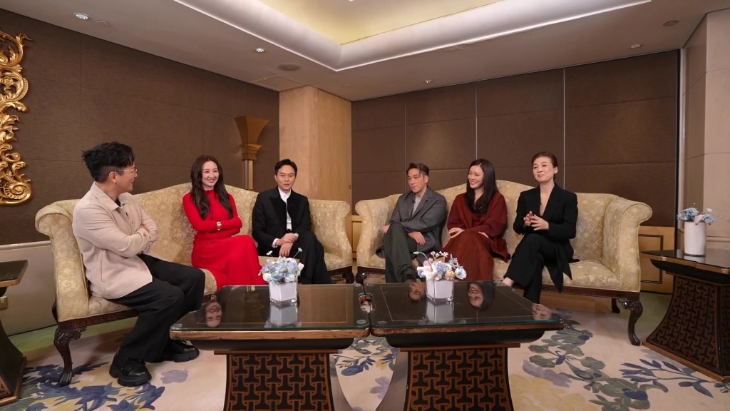《璀璨之城》主演張智霖、吳卓羲、高海寧、張曦雯及江美儀齊聚一堂接受區永權專訪。