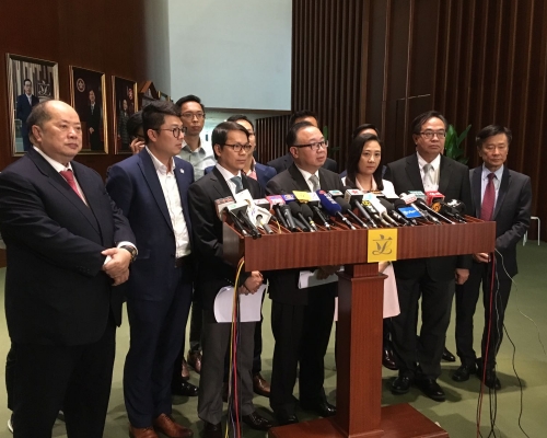 聲明指,3人身為立法會議員推動「港獨」、「暗獨」與「台獨」勾結,是危害「一國兩制」。