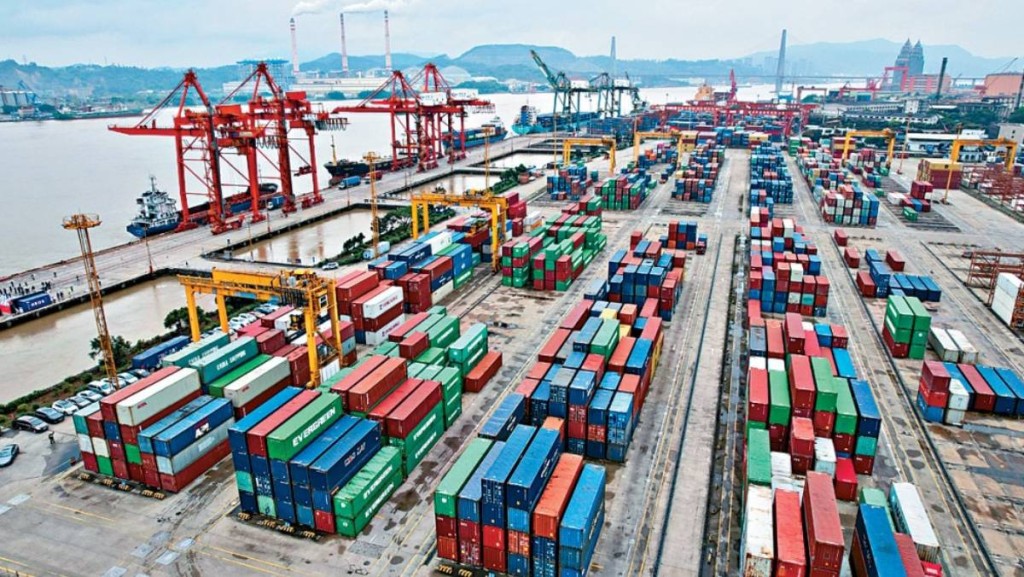 內地8月美元計價出口增4.4% 進口增1.3% 雙雙少於預期