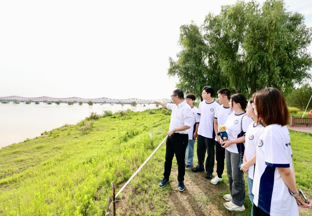 鄧炳強帶領一班青年領袖前往鄭州黃河文化公園。