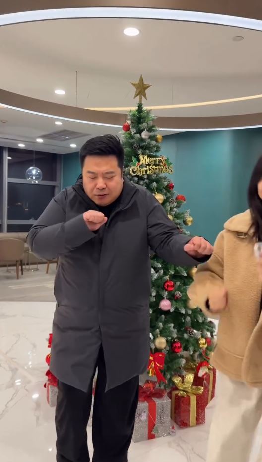 陈睿将特朗普的肢体动作及语气模仿得惟妙惟肖。IG