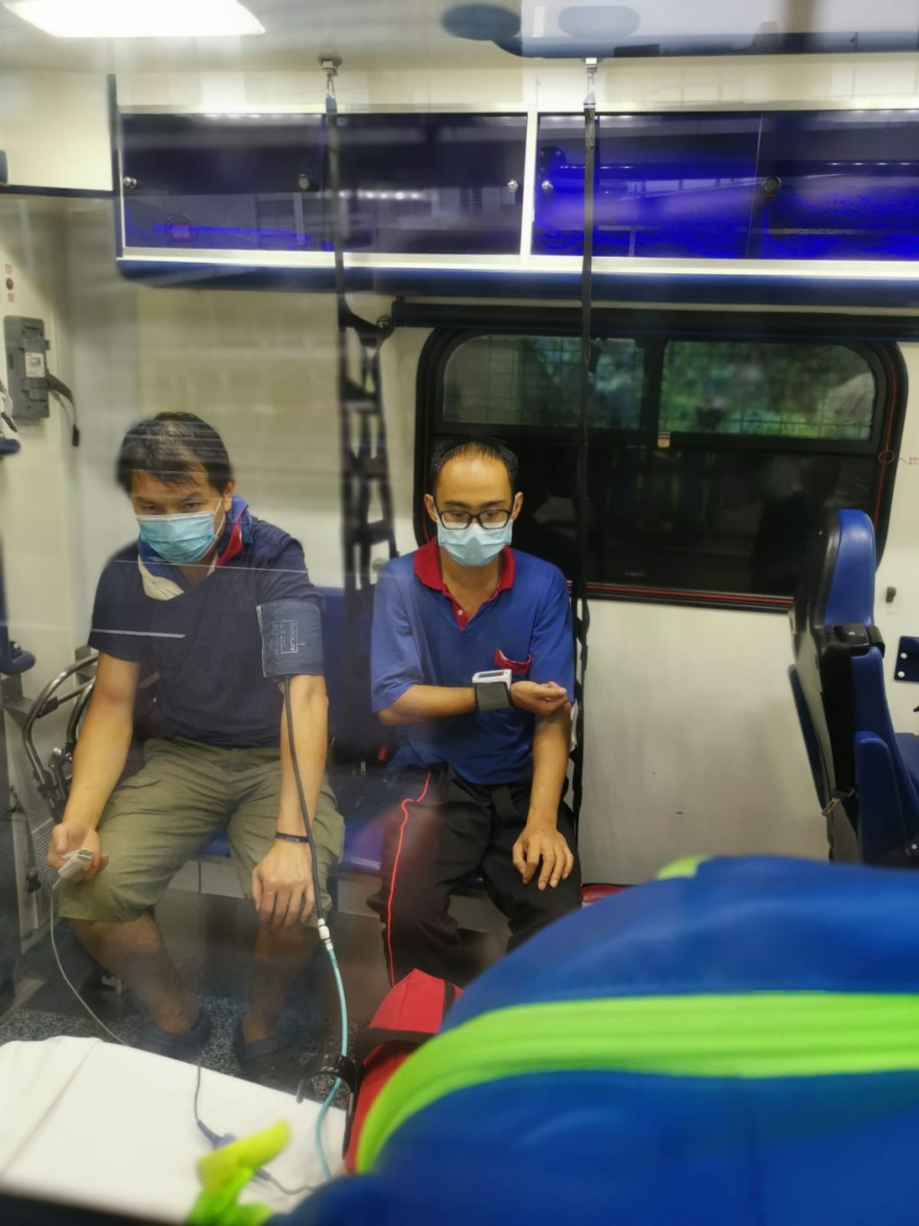 司機跟車工人輕傷。