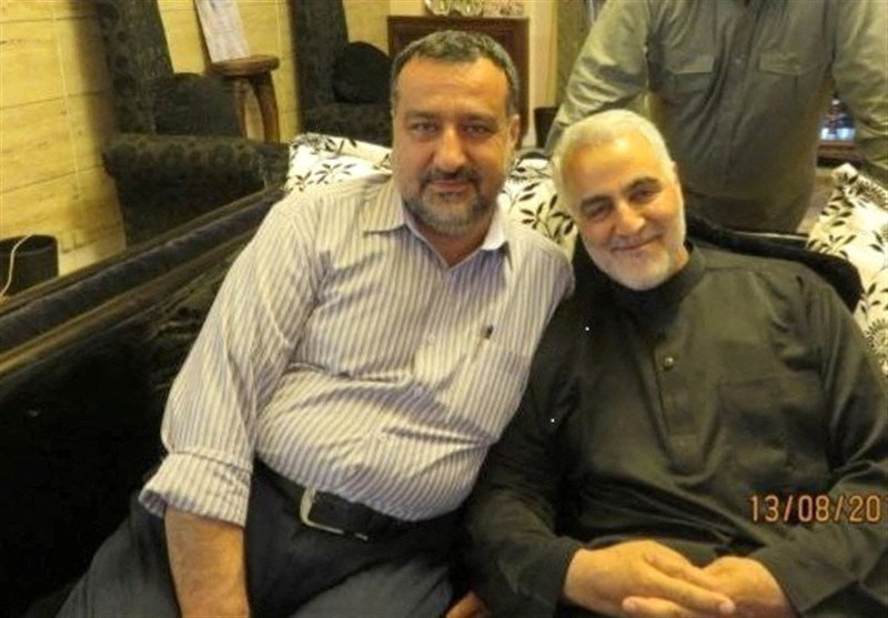 穆萨维（左）是已故伊朗高级将领苏莱曼尼的亲密战友。路透社