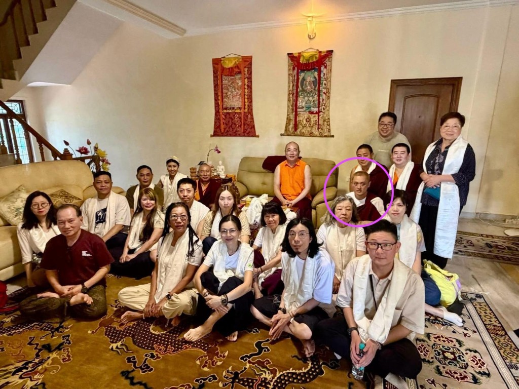 李泳漢(圈頭男)近來一反常態,未有再現身回應家事,原來已離港「潛水」。 李泳漢(圈頭男)近來一反常態,未有再現身回應家事,原來已離港「潛水」。