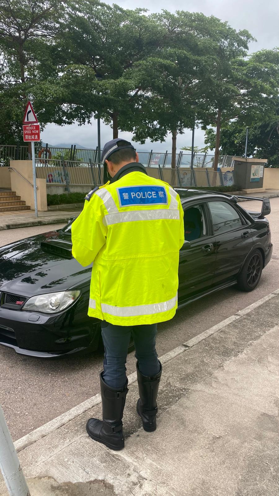 交警重點打擊超速駕駛、非法改裝車輛、酒後及毒後駕駛等嚴重交通罪行。