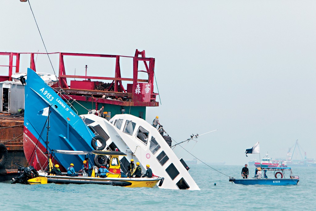 遇難者家屬方強調若有在舵機房與油箱房設水密門，必能延遲「南丫四號」下沉。