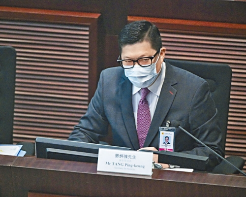 保安局局長鄧炳強出席立法會保安事務會議。
