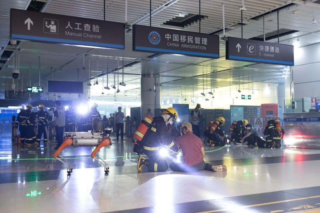 演習模擬深港分界線位置有刺激性物質洩漏和火警事故，現場有工作人員及旅客受傷。