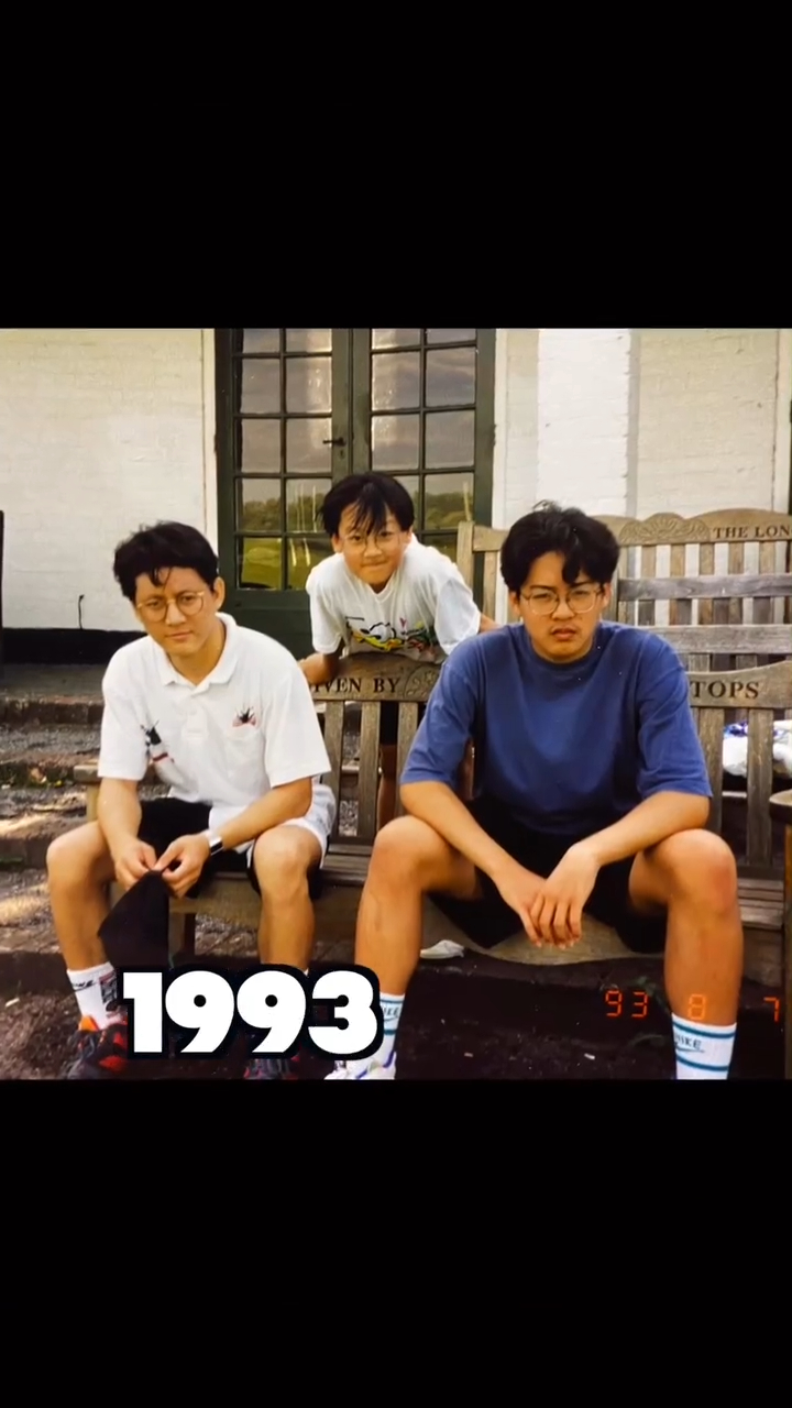 1993年變成四眼仔，但明顯已變瘦。