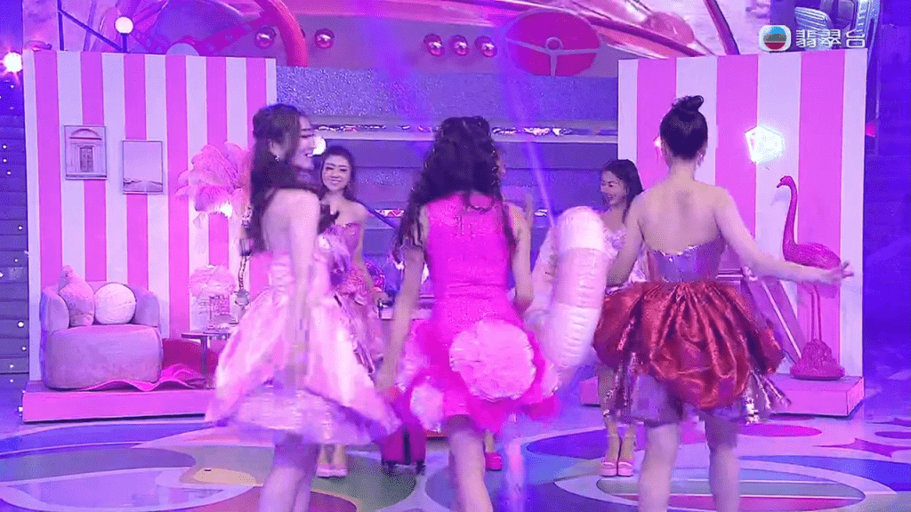 成個台都變粉紅色! 成個台都變粉紅色!