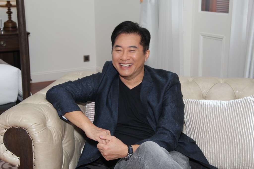 大佬孝講到能跟「女神」Maggie有咀嘴戲，笑得勁冧！