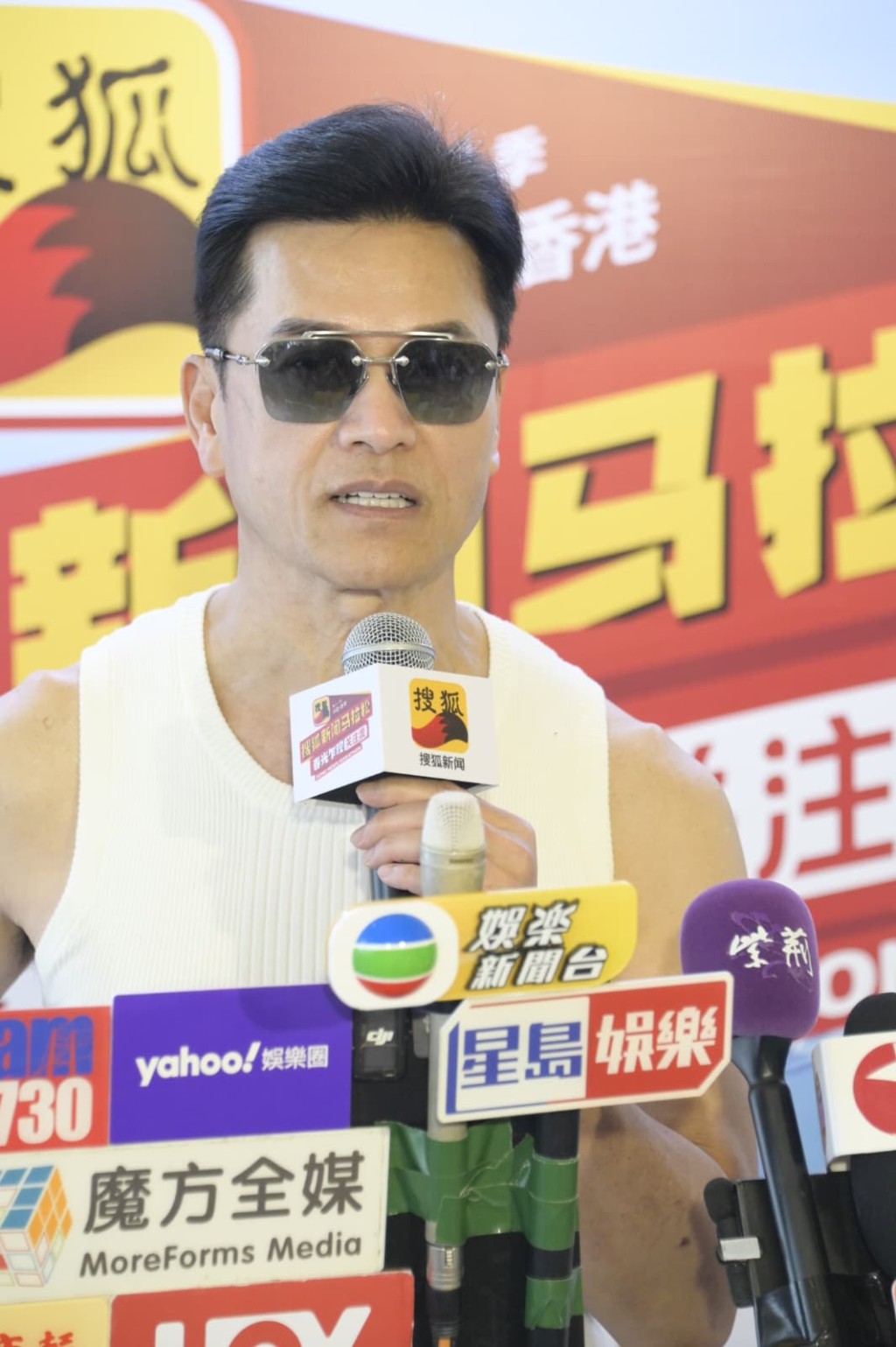 呂良偉被周潤發追問係咪食咗防腐劑。 呂良偉被周潤發追問係咪食咗防腐劑。