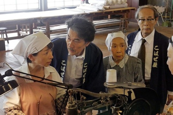 役所廣司與志賀廣太郎合演《陸王》。