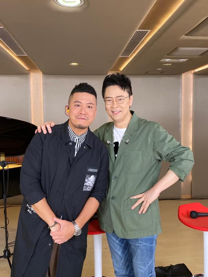 小肥去年於陳志雲網上節目公開出櫃。