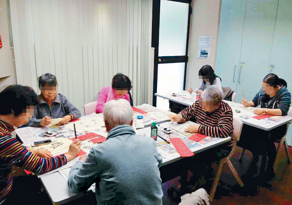 香港心理衞生會其中一間位於觀塘的精神健康綜合社區中心「恆樂坊」,為區內精神障礙人士、其家屬或照顧者提供一站式支援。
