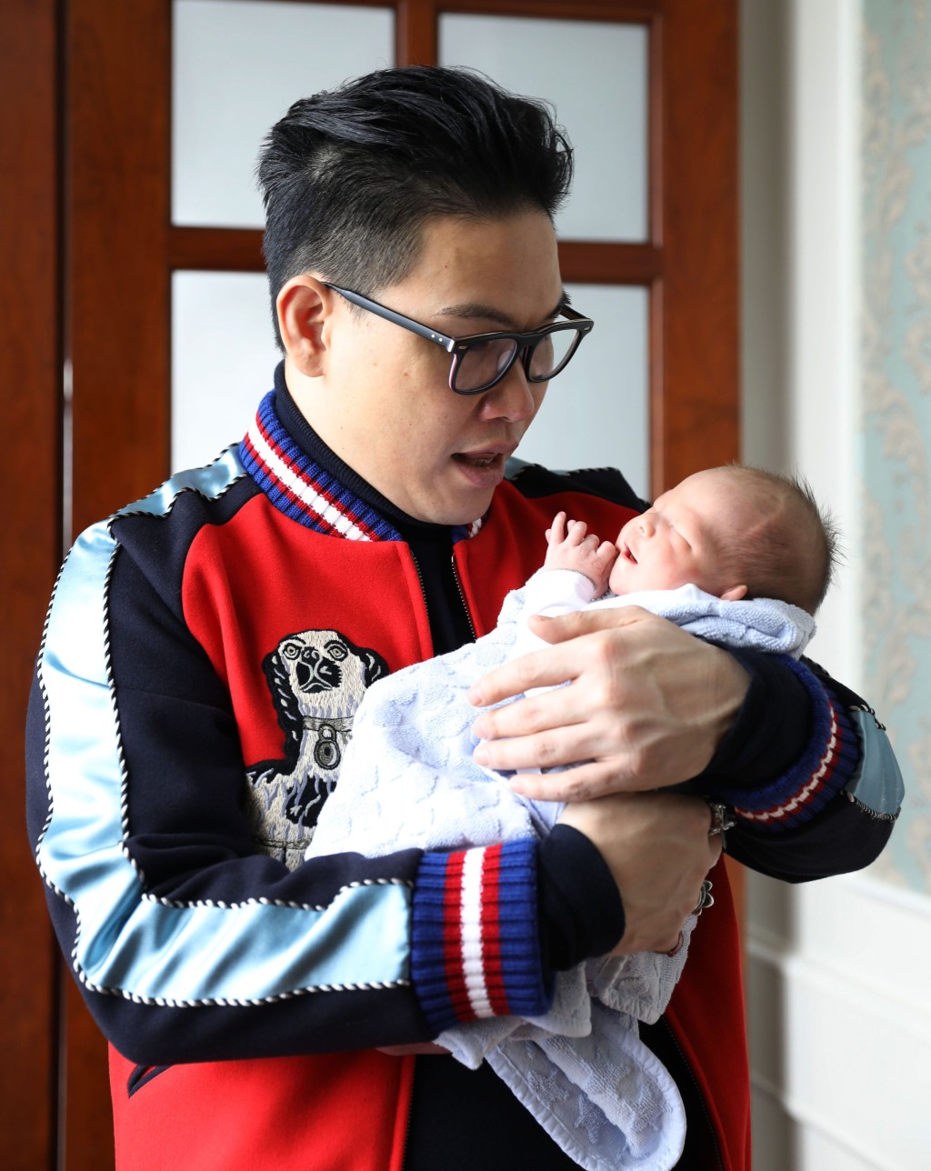 苏永康教儿子待人以诚最重要。