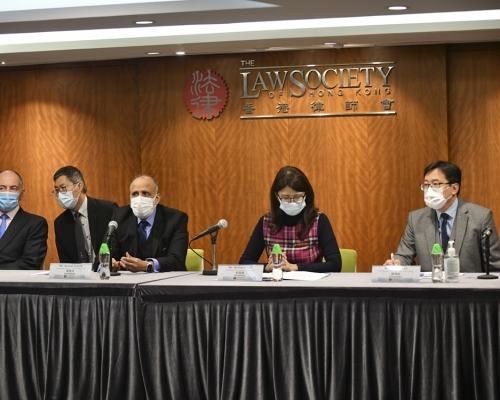 香港律師會早前介入涉違規的黃馮律師行。資料圖片