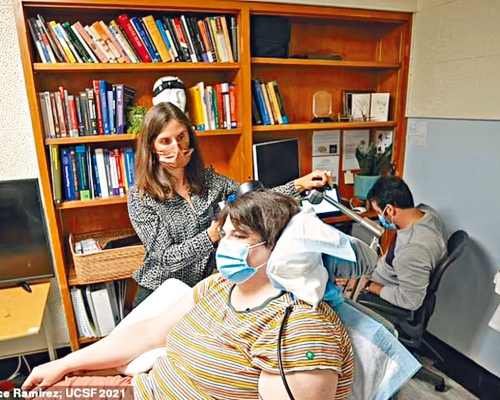 薩拉是首個接受「度身訂造」腦電盪療法的患者。