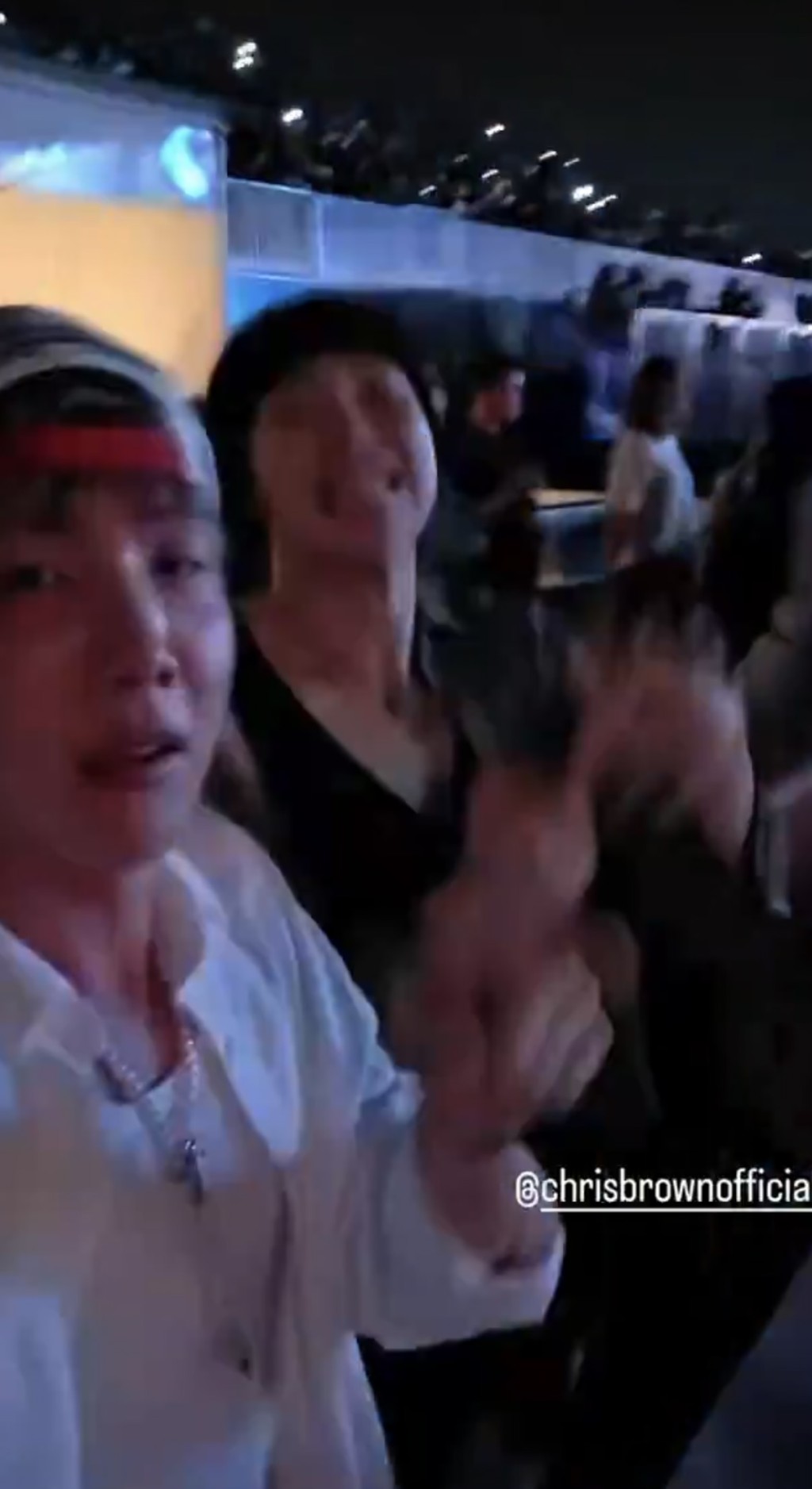 J-Hope亦曾在限時動態公開睇騷時的跳舞影片。