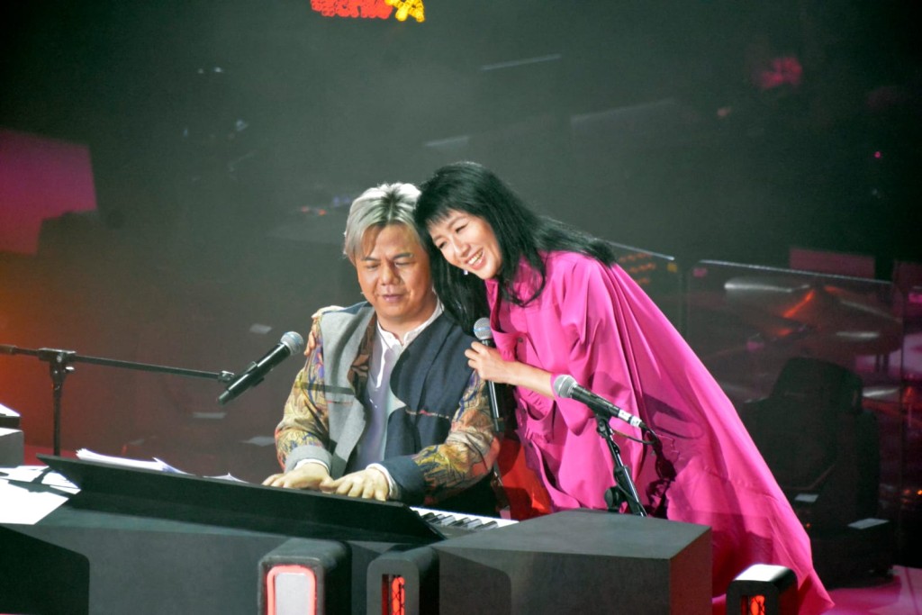 所以都是彈返琴好啲。