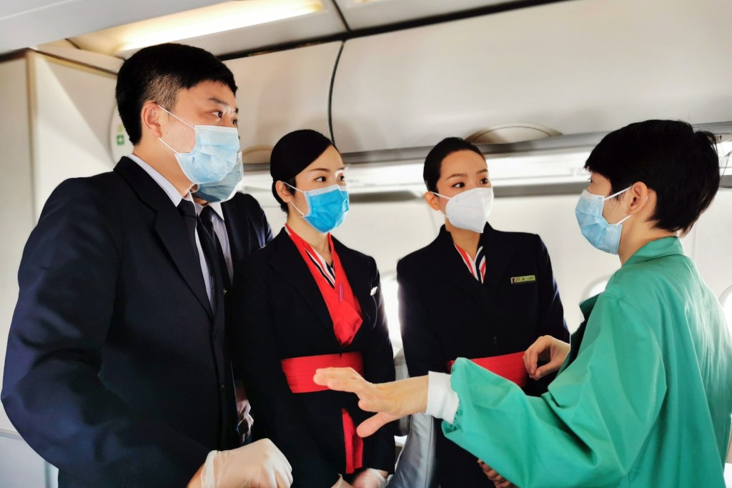 包機準備接載澳門居民。新聞局圖片