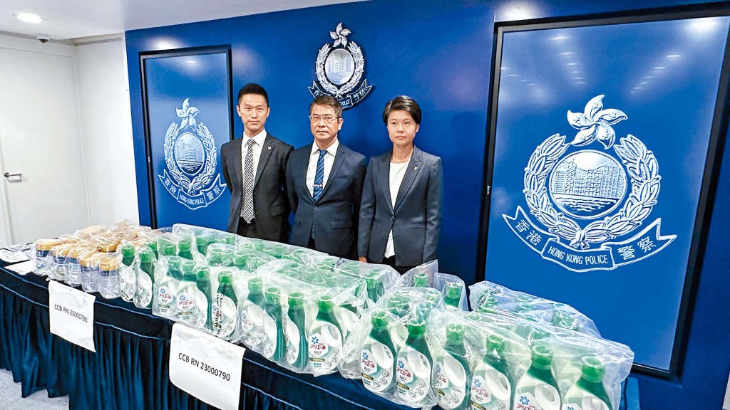 警方商業罪案調查科破獲一個跨國信用卡詐騙集團,檢獲大批贓物。