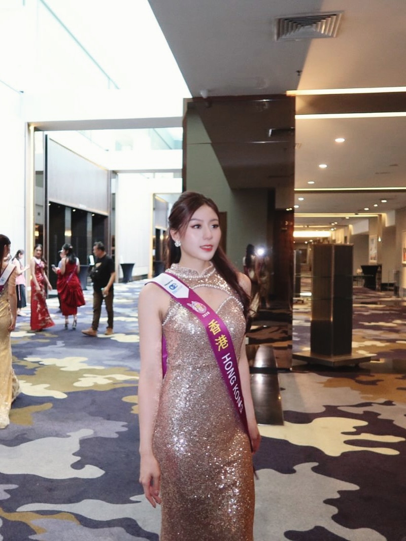 1號袁絲珩曾說:「作為土生土長的香港人,我始終覺得自己有責任守護每一份中華文化。」 1號袁絲珩曾說:「作為土生土長的香港人,我始終覺得自己有責任守護每一份中華文化。」