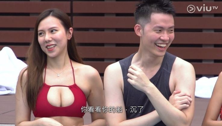 Mangie身材惹火。