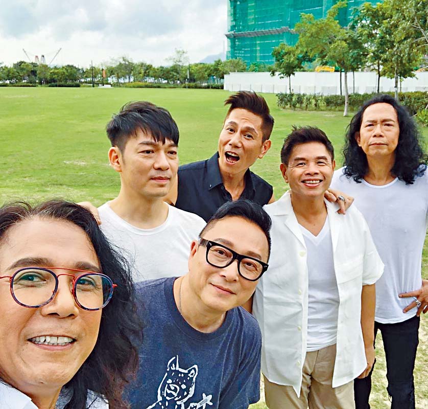 唐奕聰（右二）突然離世，Joey為他接手監製工作。