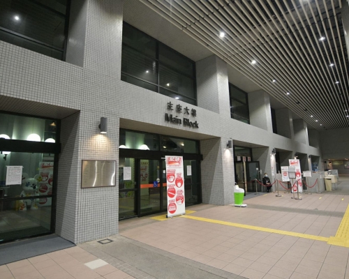 少年嘴及腳傷,清醒被送往東區醫院治理。資料圖片