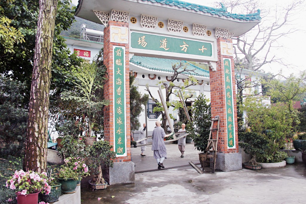 何寶生多年來在大嶼山寶林禪寺修行。（《東周刊》圖片）