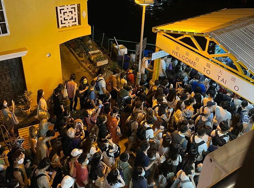 大批遊客到大澳「打卡」，以致人頭湧湧。網民Poon Cheri圖片