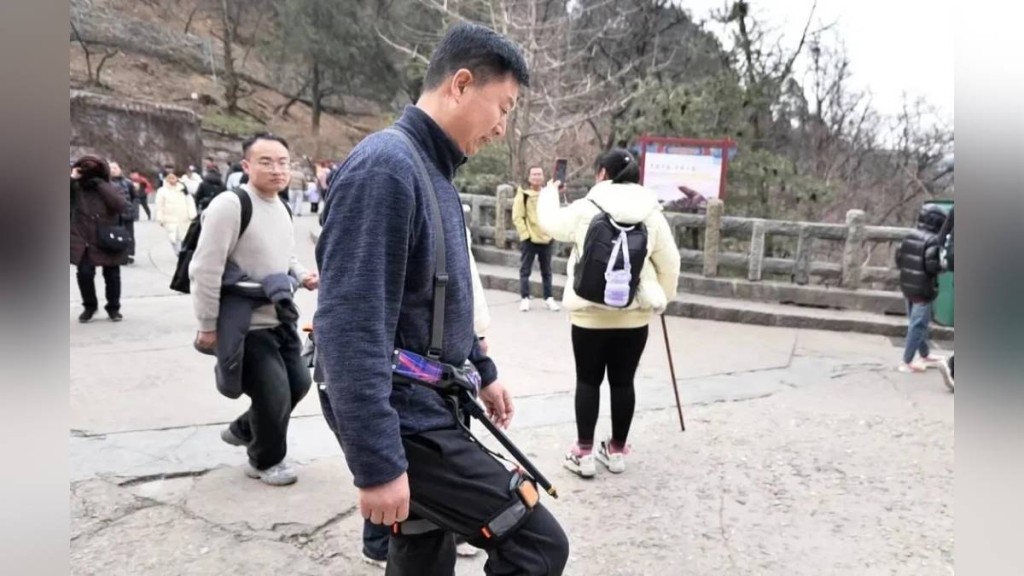 外骨骼機械人大大減輕登山者的體能消耗。