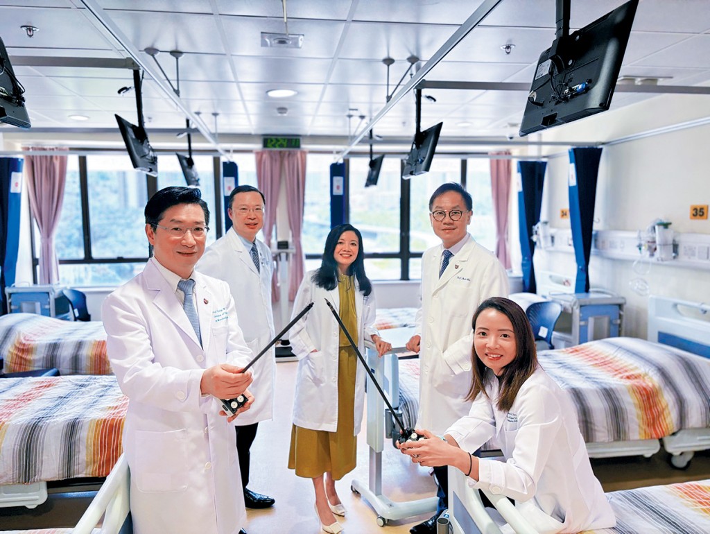 中大醫學院銳意在大灣區布局,冀最終建立自家臨床測試中心。左起:趙偉仁、陳德章、陸安欣、胡志遠、陳詩瓏。