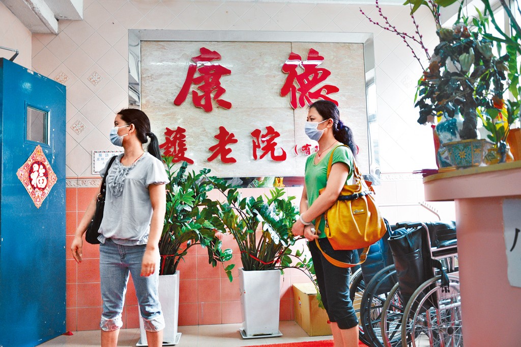 受襲的傷者流血不止並留醫深切治療部多日。