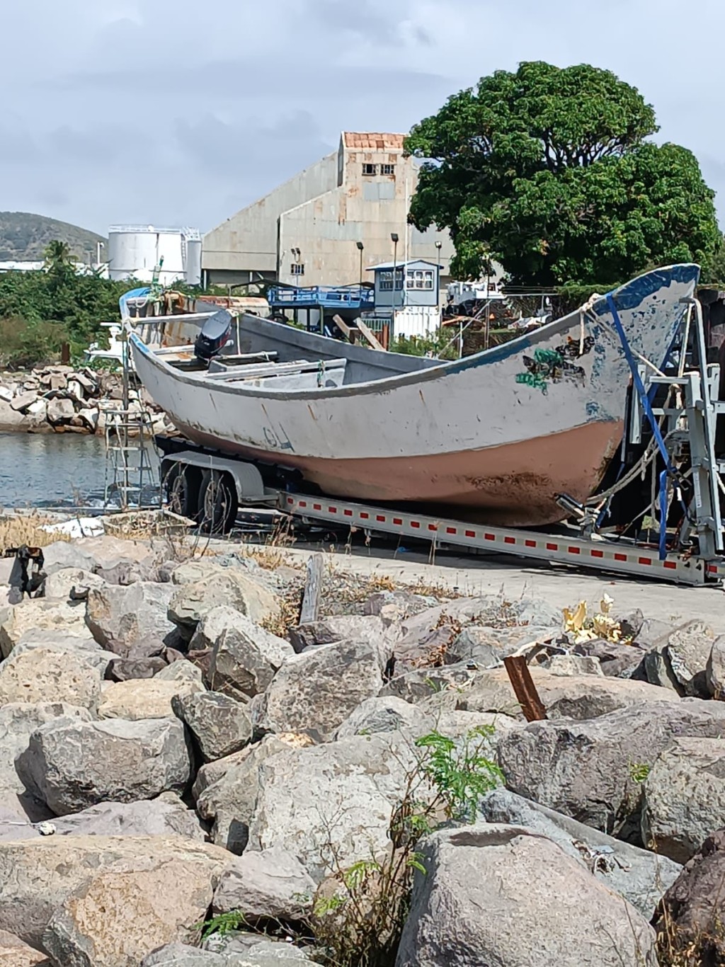 加勒比海雙島國聖基茨和尼維斯發現幽靈船。  The Royal St. Christopher and Nevis Police Force 