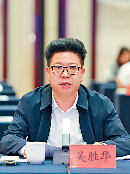 貴州省畢節市委書記吳勝華。