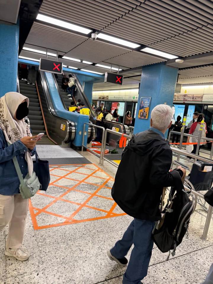 港鐵九龍塘站發生扶手電梯意外。fb 車cam L（香港群組）圖片