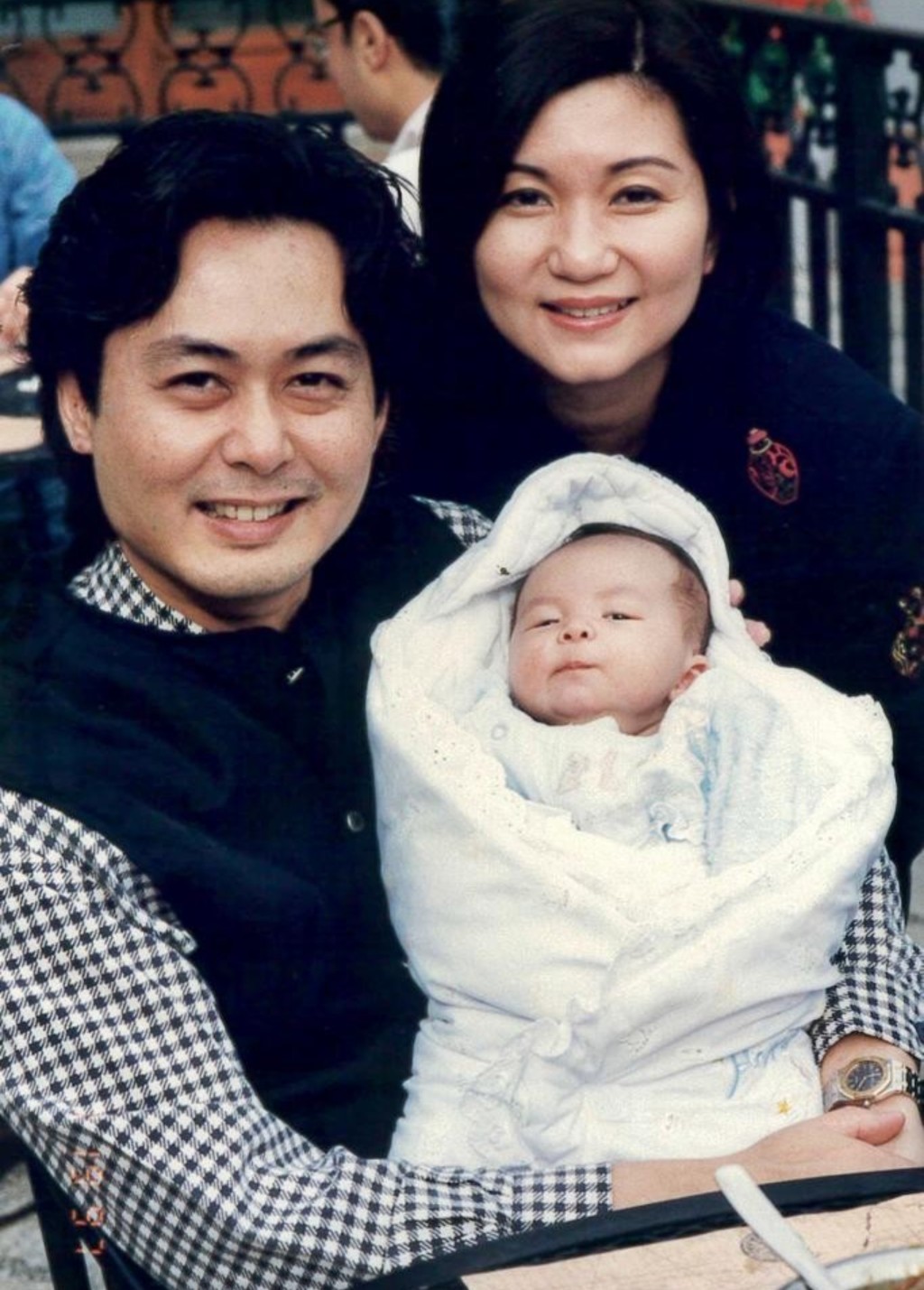 乐易玲为前夫陈君毅诞下两子。