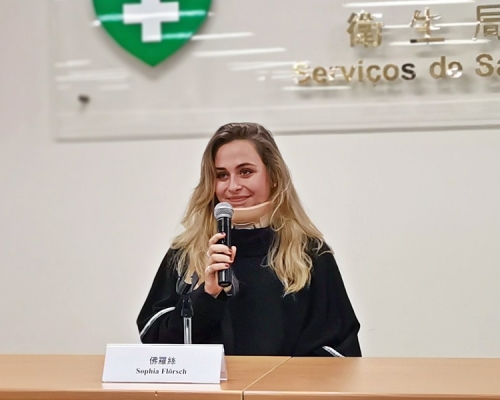 佛羅絲出院後晚上即返回德國。