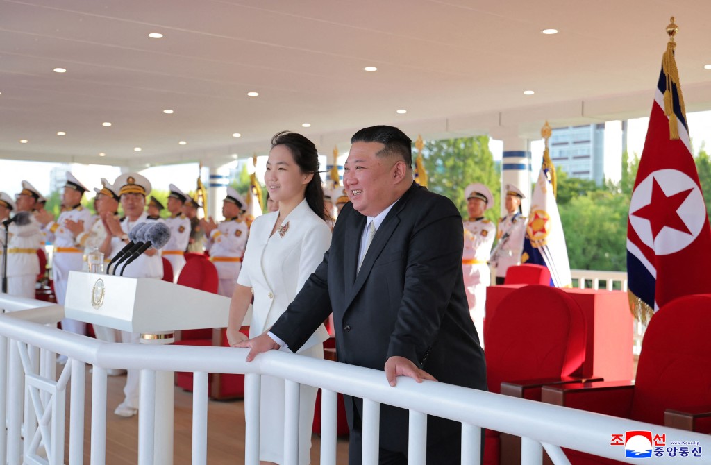 金正恩偕女儿金主爱出席入列仪式。法新社