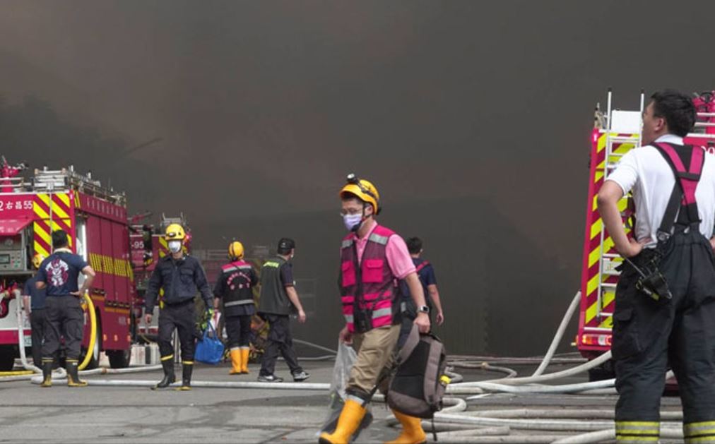 屏東高球廠大火已造成多名消防員殉職。中時