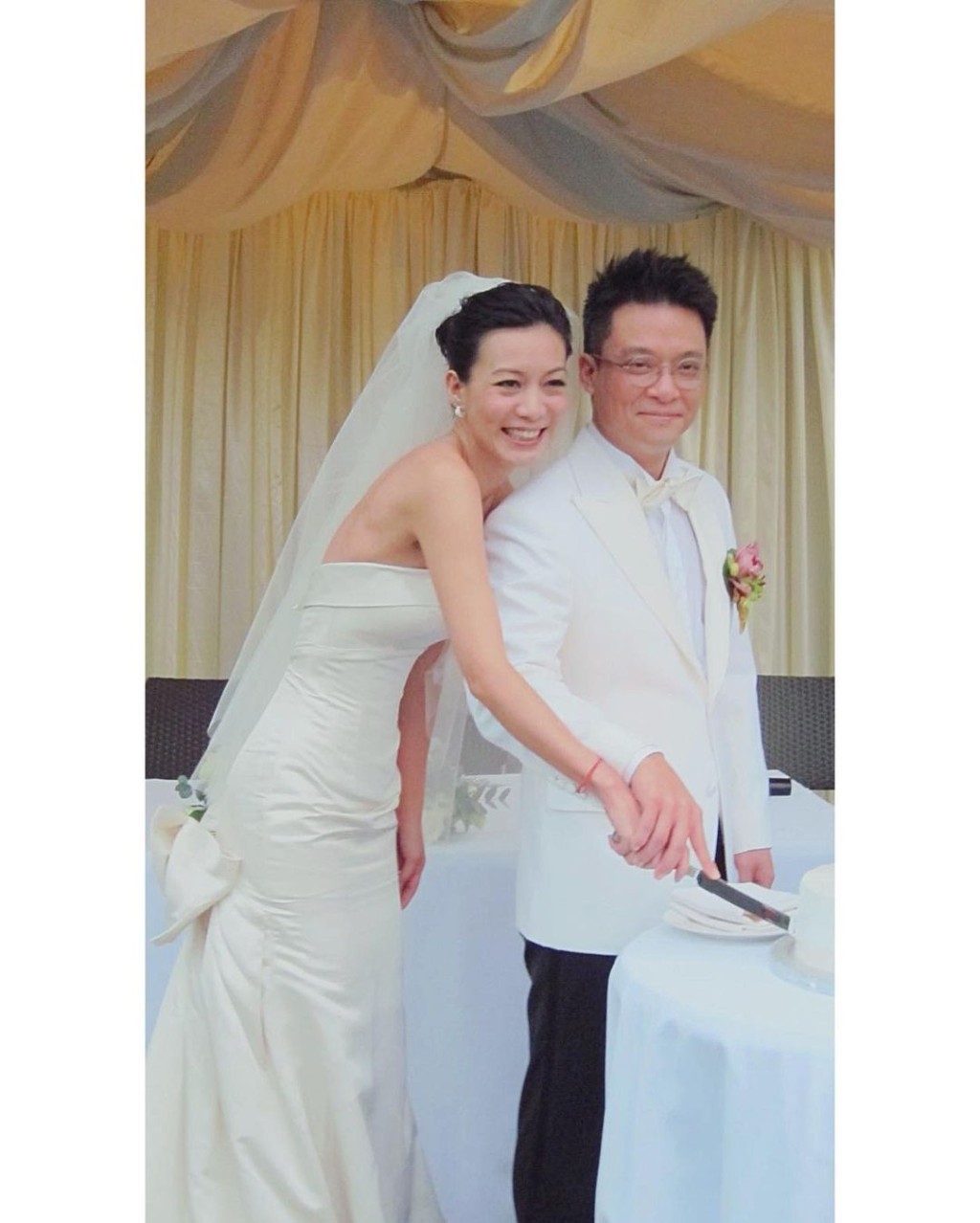 趙學而和圈外建築師男友蘇國基於2011年結婚。