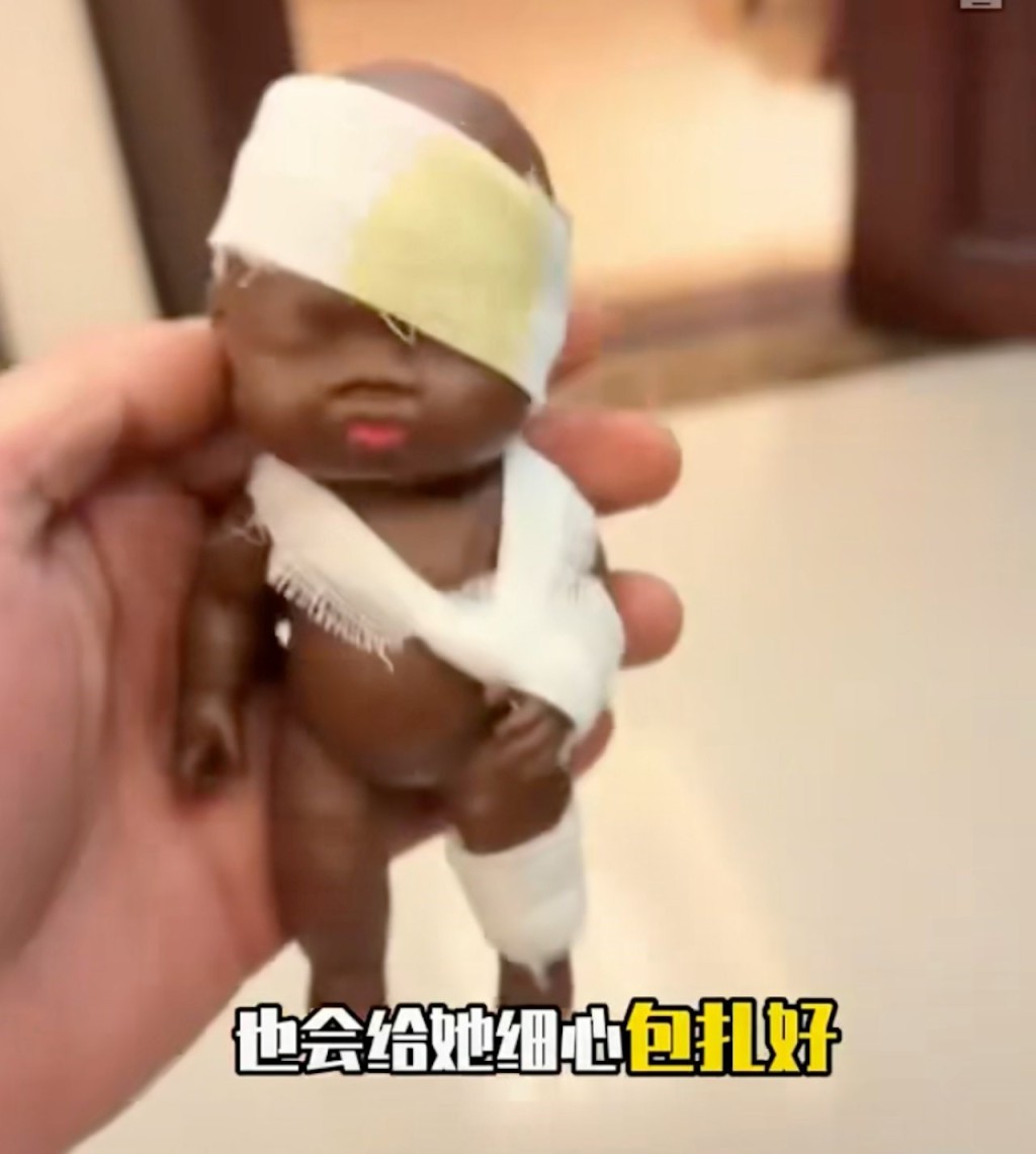 「娜塔莎」被質疑以暴力解壓及擦邊做行銷，鼓吹不良意識。